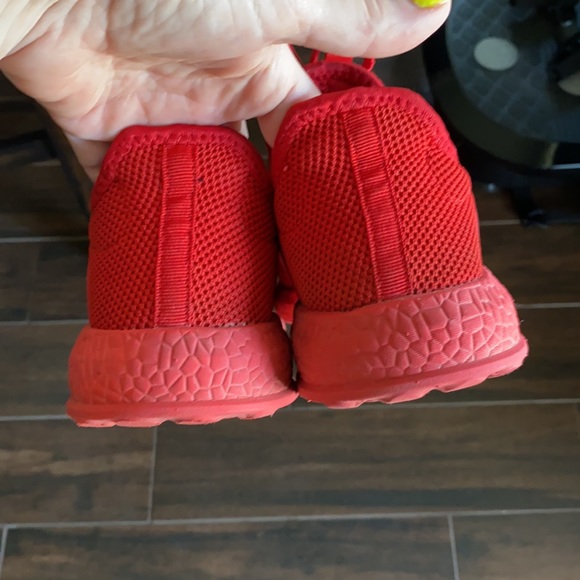 Red sneakers sz 8 - Picture 6 of 6